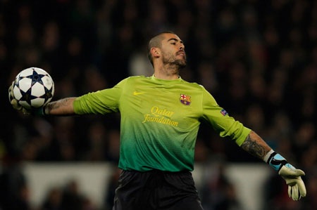 Barcelona và kế hoạch nhân sự mùa giải 2013/014 - 2 Sự ra đi của Valdes sẽ để lại một lổ hổng lớn ở hàng thủ Barca