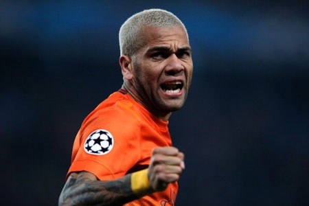 Đội hình tiêu biểu lượt đi tứ kết Champions League - 2 Dani Alves (Barcelona):