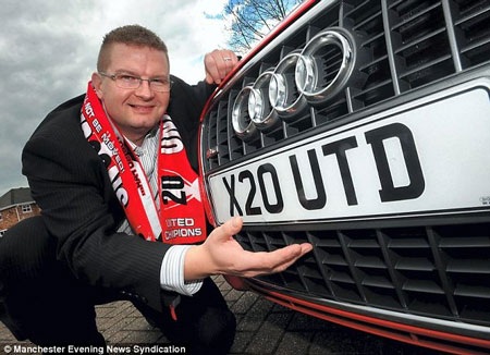 Matt bên biển số xe đặc biệt.