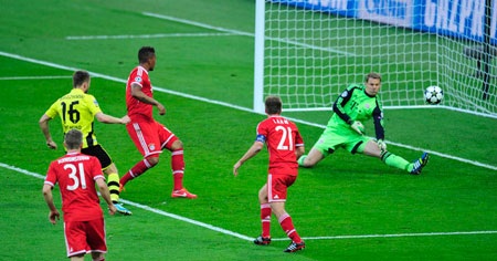 Những giây phút đầy cảm xúc đêm chung kết Champions League - 13 Những cầu thủ trên hàng công Bayern Munich gần như mất hút trong khoảng hơn 20 phút đầu trận.