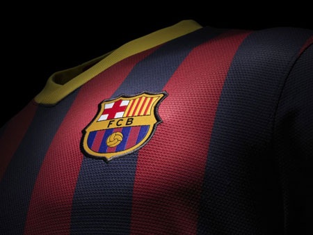 Barcelona trình làng trang phục thi đấu mùa giải tới - 3 Barcelona trình làng trang phục thi đấu mùa giải tới