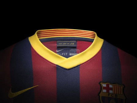 Barcelona trình làng trang phục thi đấu mùa giải tới - 4 Barcelona trình làng trang phục thi đấu mùa giải tới