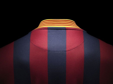 Barcelona trình làng trang phục thi đấu mùa giải tới - 5 Chiếc cổ áo được thiết kế theo hình chữ V.
