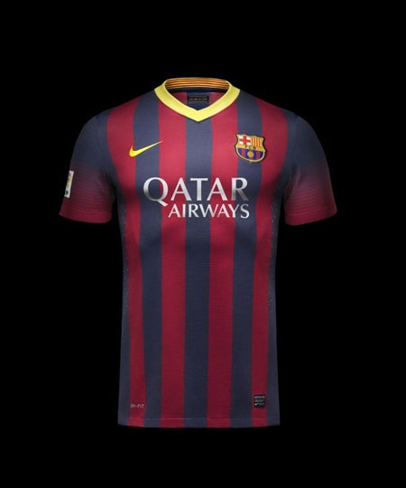 Barcelona trình làng trang phục thi đấu mùa giải tới - 10 Qatar Airways là nhà tài trợ chính của Barcelona từ mùa giải tới.