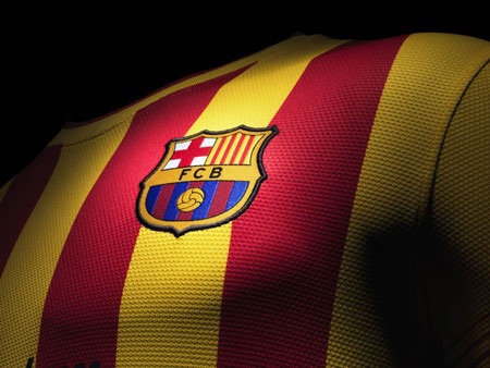 Barcelona trình làng trang phục thi đấu mùa giải tới - 11 Qatar Airways là nhà tài trợ chính của Barcelona từ mùa giải tới.