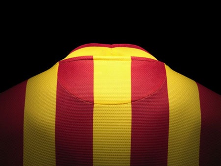 Barcelona trình làng trang phục thi đấu mùa giải tới - 15 Barcelona được xem là biểu tượng của phong trào ly khai, đòi độc lập của xứ Catalonia.