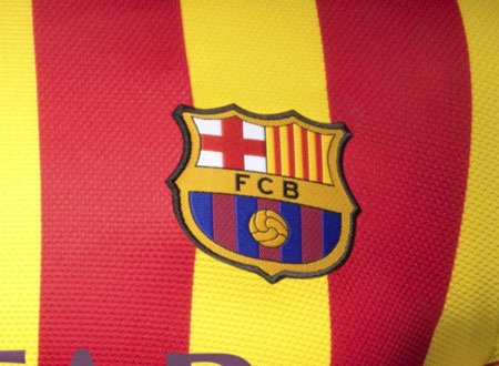 Barcelona trình làng trang phục thi đấu mùa giải tới - 17 Barcelona được xem là biểu tượng của phong trào ly khai, đòi độc lập của xứ Catalonia.