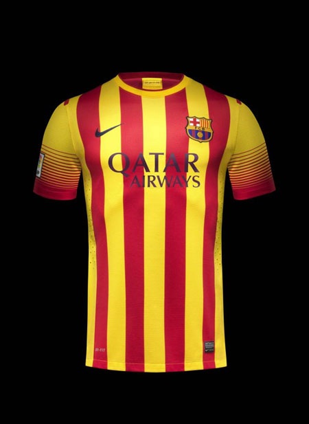 Barcelona trình làng trang phục thi đấu mùa giải tới - 18 Áo đấu sân khách của Barcelona được thiết kế rất bắt mắt.