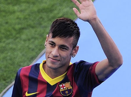 Sợ mất lòng công thần, Barcelona “xé nhỏ” thu nhập của Neymar