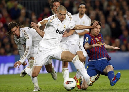 Real Madrid của cái đẹp sẽ hồi sinh? - 2 Dưới triều đại Mourinho, Real Madrid trở thành một đội bóng thi đấu cực kỳ thực dụng