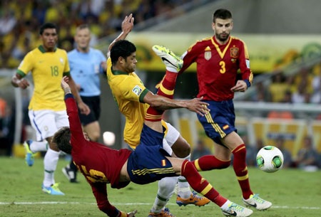 …lẫn phòng ngự.