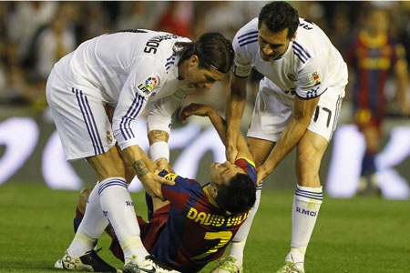 Những khoảnh khắc đáng nhớ của David Villa trong màu áo Barca - 6 Villa và người đồng đội Messi lọt vào đội hình tiêu biểu của FIFA năm 2010.
