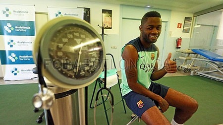 Barcelona hội quân chuẩn bị cho mùa giải 2013-14 - 8 Tiền vệ Alex Song