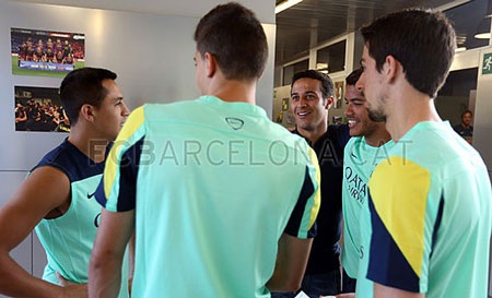 Barcelona hội quân chuẩn bị cho mùa giải 2013-14 - 12 Thiago nói lời tạm biết các đồng đội tại Nou Camp