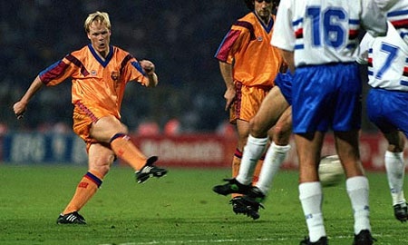 Barcelona: Hai thập kỷ lao đao vì trung vệ - 1 Koeman là mẫu trung vệ được xem là chuẩn mực tại Nou Camp