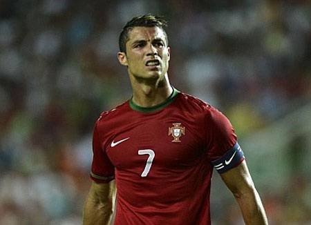 C.Ronaldo tỏa sáng, Bồ Đào Nha thoát thua trước Hà Lan - 2 C.Ronaldo tiếp tục tỏa sáng