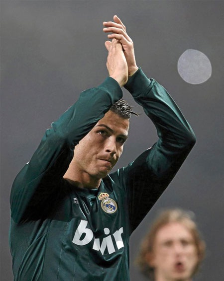 C.Ronaldo: Những khoảnh khắc làm nên lịch sử tại Bernabeu - 6 Luôn nghiêm khắc đối với bản thân, Cristiano Ronaldo luôn duy trì được một cơ thể rất cường tráng.