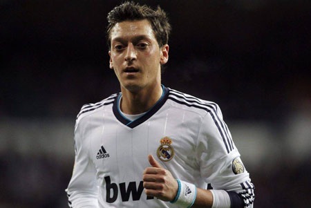 Isco sẽ là sự thay thế hoàn hảo cho Mesut Ozil - 2 Ozil muốn có cơ hội thi đấu nhiều hơn là nỗ lực khẳng định mình tại Bernabeu