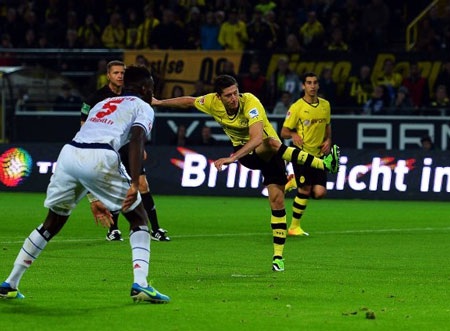 Lewandowski góp công lớn vào chiến thắng hủy diệt của Dortmund