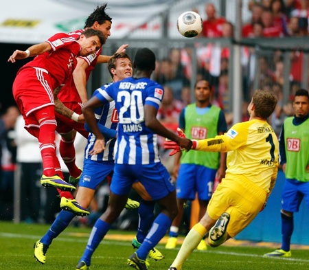Bayern Munich chật vật đánh bại Hertha Berlin - 2 Pha đánh đầu dũng mãnh cân bằng tỉ số của Mandzukic
