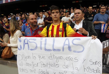 Những hình ảnh ấn tượng từ trận "siêu kinh điển" tại Nou Camp - 2 Những hình ảnh ấn tượng từ trận siêu kinh điển tại Nou Camp