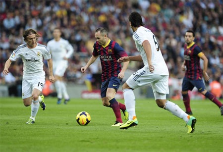 Những hình ảnh ấn tượng từ trận "siêu kinh điển" tại Nou Camp - 3 Những hình ảnh ấn tượng từ trận siêu kinh điển tại Nou Camp