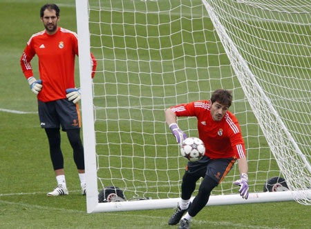 Góc thống kê: Casillas hiệu quả hơn hẳn Diego Lopez - 1 Thống kê cho thấy Diego Lopez không hề hiệu quả hơn Casillas