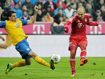 Robben bùng nổ, Bayern Munich thắng nhàn Braunschweig - 1 Robben bùng nổ tại Allianz Arena