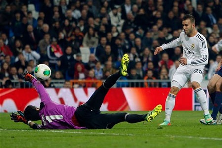 Benzema và Jese lập công, Real Madrid “hạ ngọt” Osasuna - 2 Jese tiếp tục bén
duyên ghi bàn