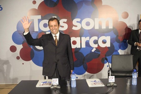 Rosell và buổi họp báo đầu tiên với cương vị chủ tịch Barcelona.