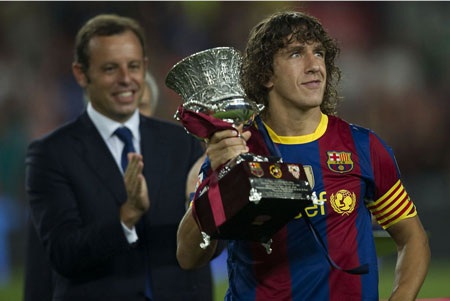 Cầu thủ đầu tiên mà Rosell đem về Nou Camp sau khi nhậm chức là cầu thủ đa năng Adriano.