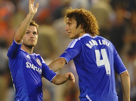 Tương lai của Mata và Luiz tại Stamford Bridge là khá mờ mịt