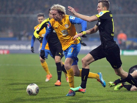 Dortmund giành 3 điểm nhọc nhằn tại Eintracht-Stadion - 2 Dortmund trải qua 90 phút thi đấu chật vật trước Braunschweigs