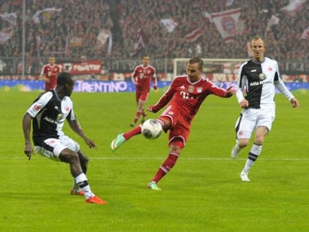 Bayern Munich củng cố ngôi đầu bằng chiến thắng “5 sao” - 1 Bayern Munich quá vượt trội so với đối thủ
