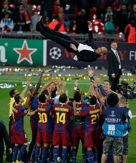 Kỳ 1: Guardiola ra đi vì nhận ra dấu hiệu suy tàn của Barca? - 1 Những ngày vàng son của người Catalonia đã qua?