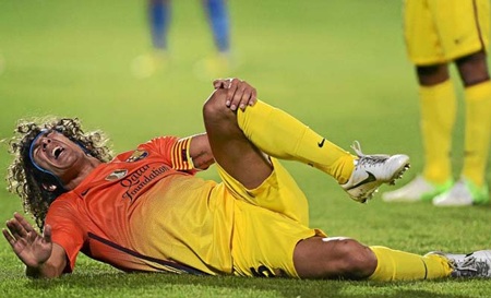 Nhìn lại sự nghiệp lẫy lừng của Carles Puyol - 12 Vài năm trở lại đây, Puyol hiếm khi ra sân một cách ổn định vì liên tục dính chấn thương nặng.