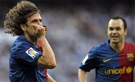 Nhìn lại sự nghiệp lẫy lừng của Carles Puyol - 14 Vài năm trở lại đây, Puyol hiếm khi ra sân một cách ổn định vì liên tục dính chấn thương nặng.