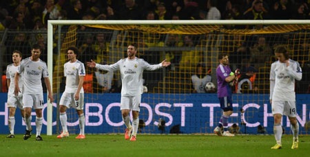 Real Madrid và 90 phút giông bão tại Signal Iduna Park - 12 Dortmund thực sự đã đưa “đội bóng Hoàng gia Tây Ban Nha” đến cảm giác hoang mang tột độ.