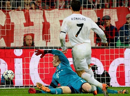 Lập cú đúp vào lưới Bayern, C.Ronaldo đi vào lịch sử Champions League - 1 Khoảnh khắc CR7 đi vào lịch sử Champions League