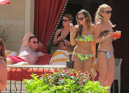 Rooney thư giãn sau một mùa giải mệt mỏi