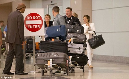 Rooney đưa vợ đến Las Vegas vào cuối tuần qua với một loạt các vali