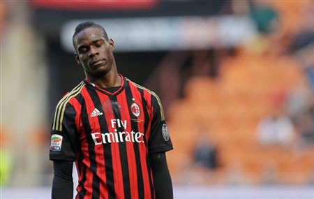 Nhật ký chuyển nhượng ngày 22/7 - 1 Arsenal từ chối mua Balotelli vì cầu thủ này yêu cầu được hưởng lương khủng