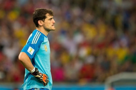 Wenger muốn có sự phục vụ của thủ thành Iker Casillas