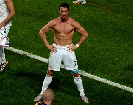 Ronaldo đã bị chỉ trích khá nhiều vì màn ăn mừng không mấy phù hợp
