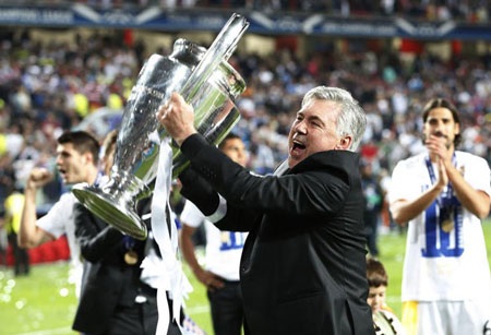 Hình ảnh Real Madrid ăn mừng chức vô địch Champions League - 2 Người hùng Sergio Ramos gợi nhớ huyền thoại Raul với màn trình diễn hình ảnh của một đấu sĩ bò tót.