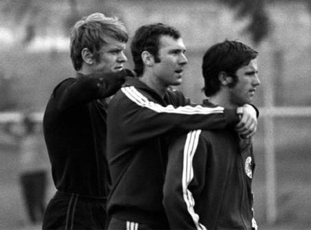 Franz Beckenbauer: Hoàng đế vĩ đại - 4 Đối với
Beckenbauer, HLV đội tuyển quốc gia Helmut Schön không khác gì một người cha.