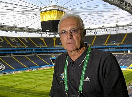 FIFA cấm “hoàng đế” Beckenbauer hoạt động bóng đá - 1 Huyền thoại
bóng đá Đức nhận án phạt từ FIFA