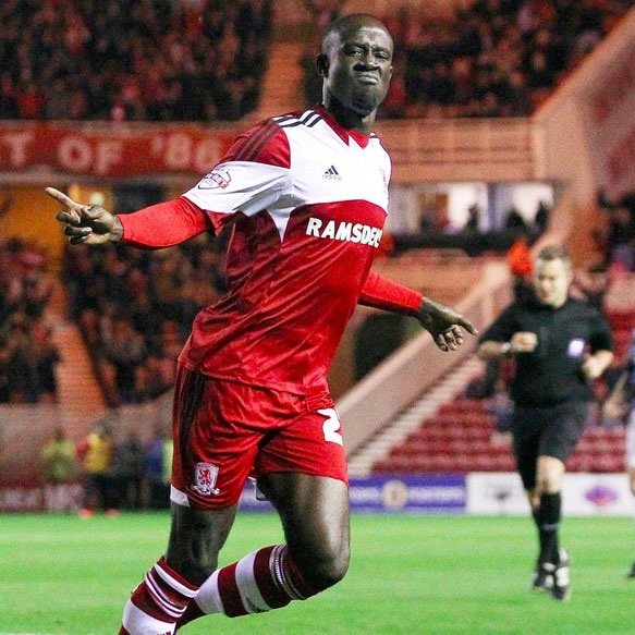 8. Fabian Schär từng là chủ ngân hàng ở Thụy Sỹ