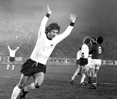 Gerd Mueller: "Kẻ dội bom" vĩ đại - 4 Gerd Müller: Kẻ dội bom vĩ đại