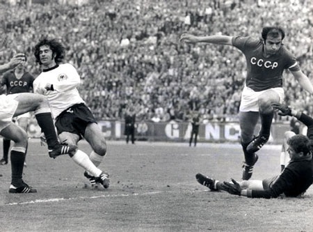 Gerd Mueller: "Kẻ dội bom" vĩ đại - 11 Gerd Müller: Kẻ dội bom vĩ đại